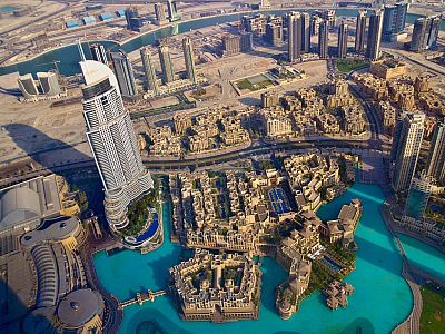 Výhled z Burdž Chalífa v Dubaji (Spojené arabské Emiráty)