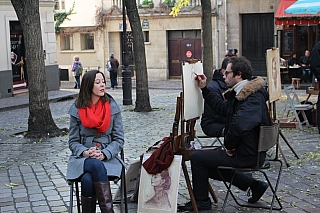 Umělec na Montmartre v Paříži (Francie)