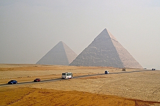 Pyramidy v Gíze (Egypt)