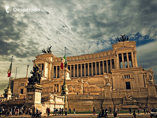 Altare della Patria čili památník Viktora Emanuela II. v Římě (Itálie)