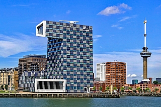 Věž Euromast v Rotterdamu (Nizozemsko)