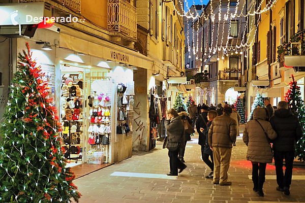 Vánoční Desenzano del Garda (Itálie)