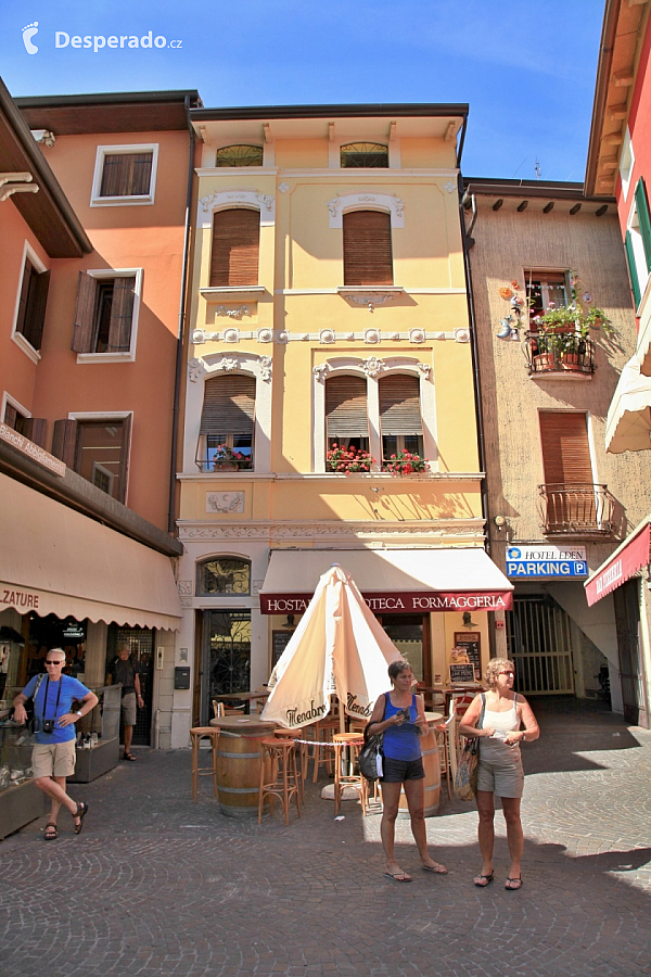 Městečko Sirmione na Lago di Garda (Itálie)