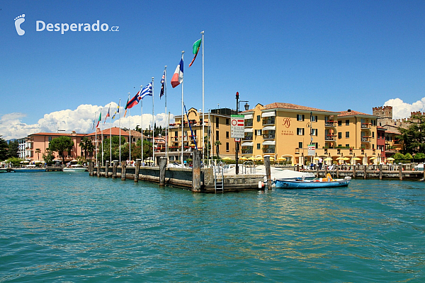 Městečko Sirmione na Lago di Garda (Itálie)