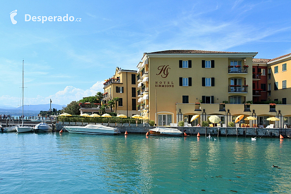 Městečko Sirmione na Lago di Garda (Itálie)