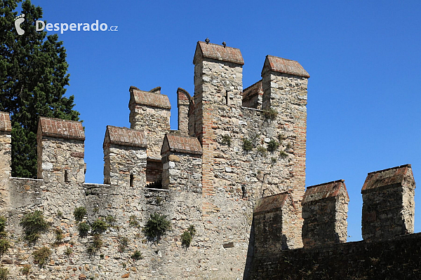 Hrad Rocca Scaligera na Lago di Garda (Itálie)