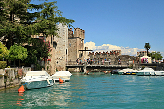 Městečko Sirmione na Lago di Garda (Itálie)