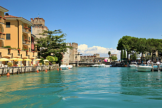 Městečko Sirmione na Lago di Garda (Itálie)