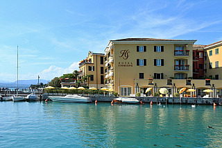 Městečko Sirmione na Lago di Garda (Itálie)