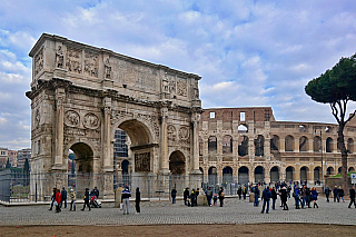 Konstantinův vítězný oblouk v Římě (Itálie)