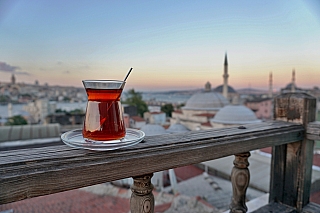 V Istanbulu musíte ochutnat turecký čaj (Turecko)