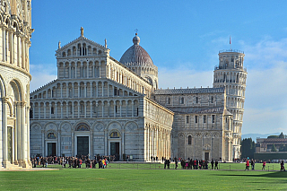 Katedrála Nanebevzetí Panny Marie na Piazza dei Miracoli v Pisa (Itálie)
