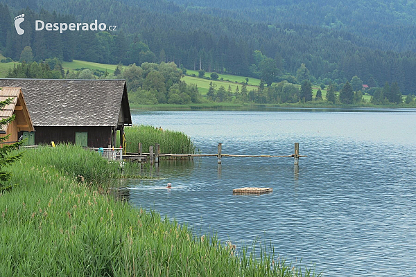 Techendorf a jezero Weissensee v Korutanech (Rakousko)