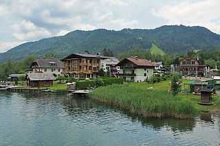 Techendorf a jezero Weissensee v Korutanech (Rakousko)