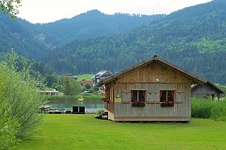 Techendorf a jezero Weissensee v Korutanech (Rakousko)