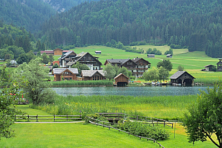 Techendorf a jezero Weissensee v Korutanech (Rakousko)