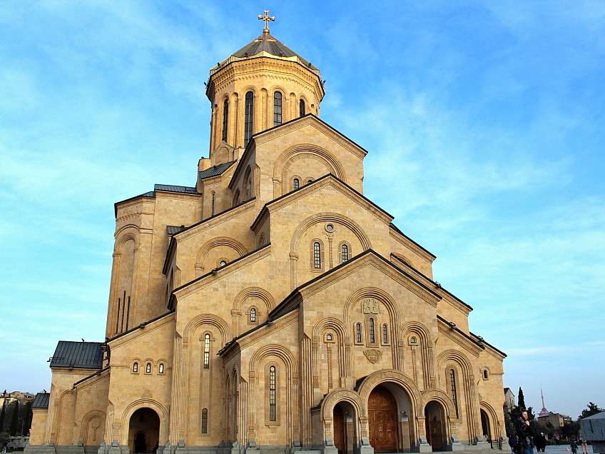 Katedrála Nejsvětější Trojice v Tbilisi (Gruzie)