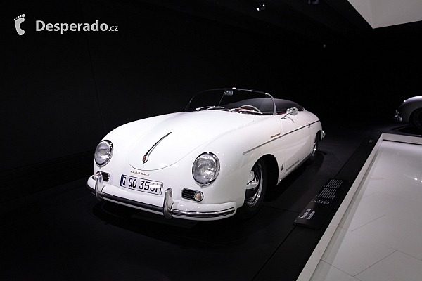 Porsche muzeum ve Stuttgartu (Německo)