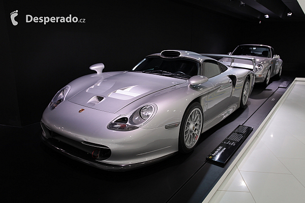 Porsche muzeum ve Stuttgartu (Německo)