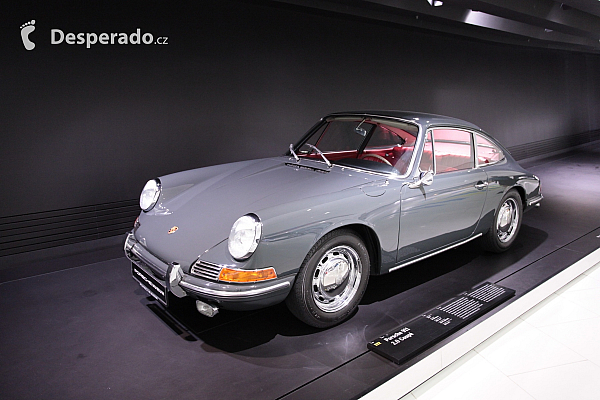 Porsche muzeum ve Stuttgartu (Německo)