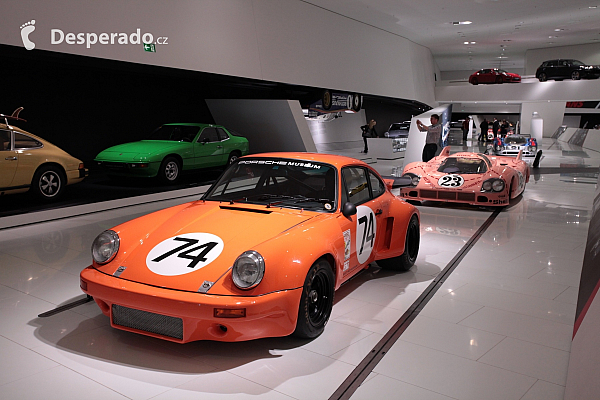 Porsche muzeum ve Stuttgartu (Německo)