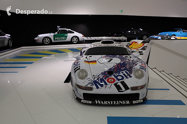 Porsche muzeum ve Stuttgartu (Německo)