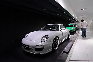 Porsche muzeum ve Stuttgartu (Německo)