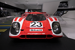 Porsche muzeum ve Stuttgartu (Německo)