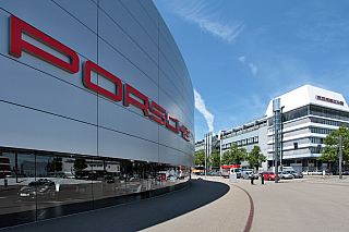 Porsche muzeum ve Stuttgartu (Německo)
