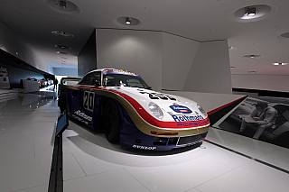 Porsche muzeum ve Stuttgartu (Německo)