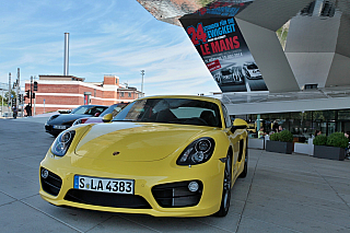 Porsche muzeum ve Stuttgartu (Německo)