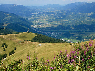 Výhled na Koločavu z poloniny Krásna (Ukrajina)