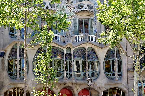 Secesní dům Casa Batlló v Barcelóně (Katalánsko - Španělsko)