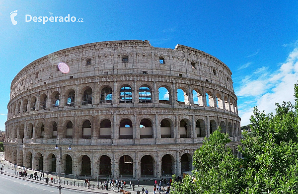 Colosseum ve městě Řím (Itálie)