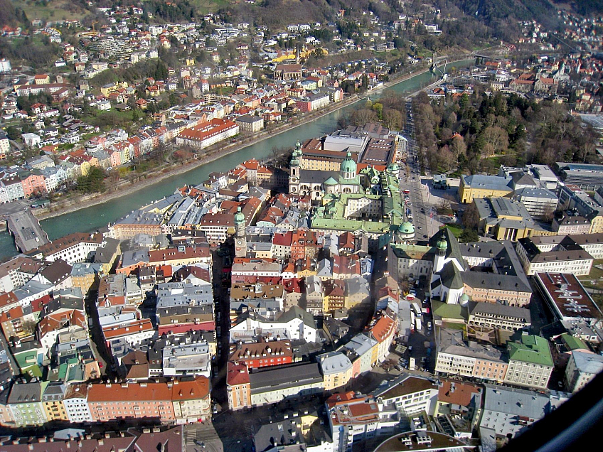 Pohled na Innsbruck z ptačí perspektivy (Rakousko)