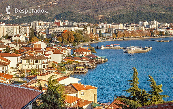 Městečko Ohrid a Ochridské jezero (Severní Makedonie)