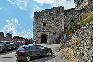 Na hrad Landskron můžete vyjet autem (Korutany – Rakousko)
