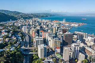 Wellington, hlavní město Nového Zélandu se může pyšnit světovým unikátem. Jedná se o nejjižněji položené hlavní město na světě. A přestože se jedná o hlavní město, počet obyvatel tomu nikterak nenasvědčuje, žije jich zde pouhých 386 000. Je však jednou z nejnavštěvovanějších oblastí Nového...