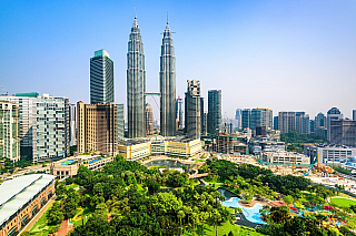 Město Kuala Lumpur je pro Malajsii to stejné, co pro Thajsko Bangkok. Jedná se o hlavní centrum veškerého obchodu v celé zemi, díky čemuž právě do Kuala Lumpur přijíždějí podnikatelé z celého světa navázat obchodní kontakty s Malajsií. Přesto, že město samotné má pouze 1,5 milionu obyvatel, tak...