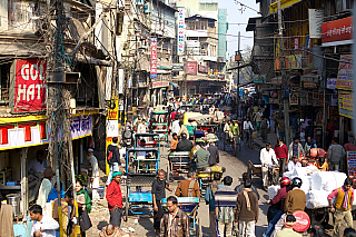 Kromě města Bombej patří k nejnavštěvovanějším indickým městům i Dillí. Jedná se o druhé největší indické město o rozloze 1 483 čtverečních kilometrů, tedy zhruba o polovinu méně, než má vietnamská Hanoj. Dillí má více než 14 milionů obyvatel, z nichž velké většina nejsou původní rodáci, ale...