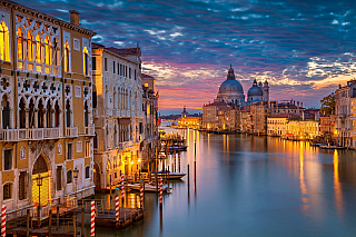 Itálie je vyhledávána turisty a milovníky historie a cestování především pro své tři města. Jedním z nich jsou Benátky a dále potom Miláno a Florencie. A právě Benátky často bývají prvním bodem cestování, který turisté podniknou. Když se řekne Itálie, mnoho lidí si představí právě Benátky. Jak...