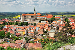 Jižní Morava je známá doslova jako ráj na zemi. A právě v této oblasti, na kterou je Česká republika právem hrdá, je i město nesoucí název Mikulov. Ačkoliv se jedná o poměrně malé městečko se sedmi tisíci obyvateli, rozhodně je u turistů velmi oblíbené. Každoročně ho za cíl svého cestování zvolí...