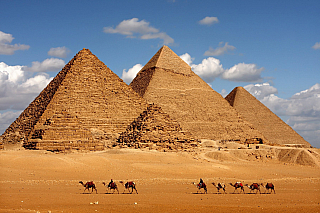 Pyramidy v Gíze (Egypt)
