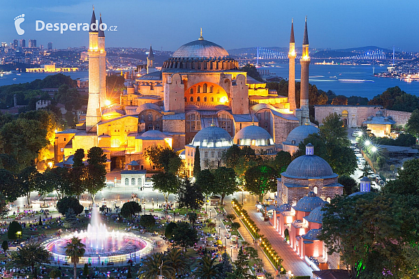 Chrám Hagia Sofia v Istanbulu (Turecko)