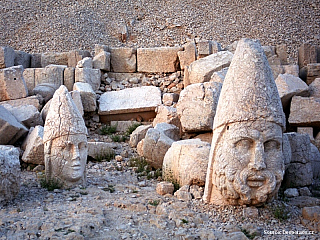 Nemrut Dagi – bohové zapomenutého krále