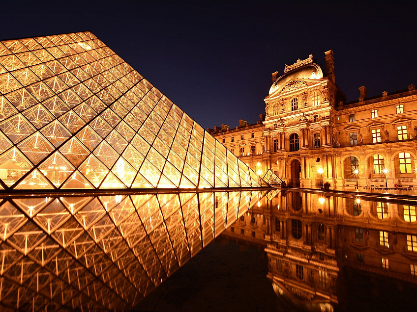 Palác Louvre v Paříži