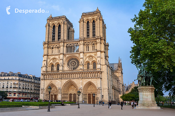 Katedrála Notre-Dame v Paříži (Francie)