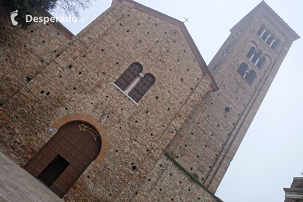 Basilica di San Francesco v Ravenně (Itálie)