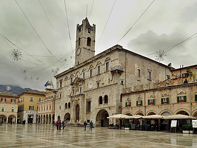 Palazzo dei Capitani v Ascoli Piceno