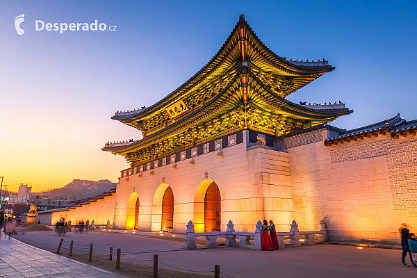 Palác Gyeongbokgung v Soulu (Korea)